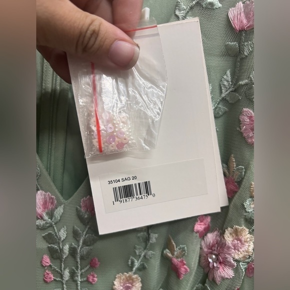 Mac Duggal 35104 NWT Embroidered V Neck Cap Sleeve Midi Dress - Picture 8 of 9